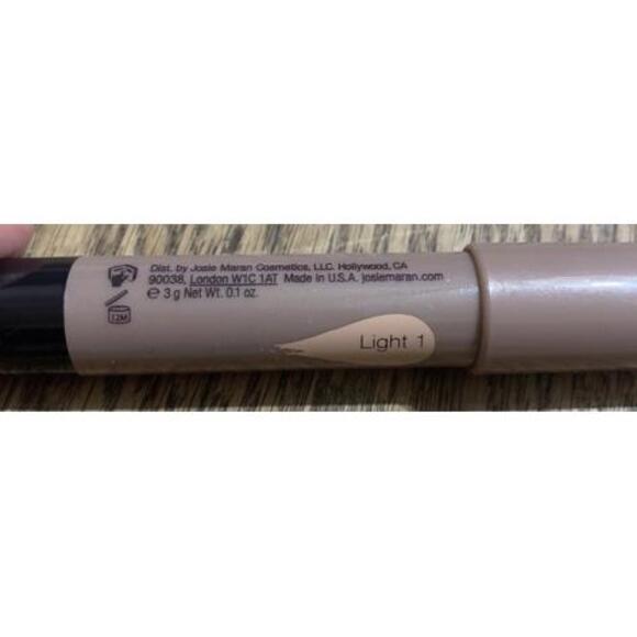 JOSIE MARAN Argan Creamy Concealer Crayon LIGHT 1 TWIST UP FLAWED READ - Picture 2 of 3
